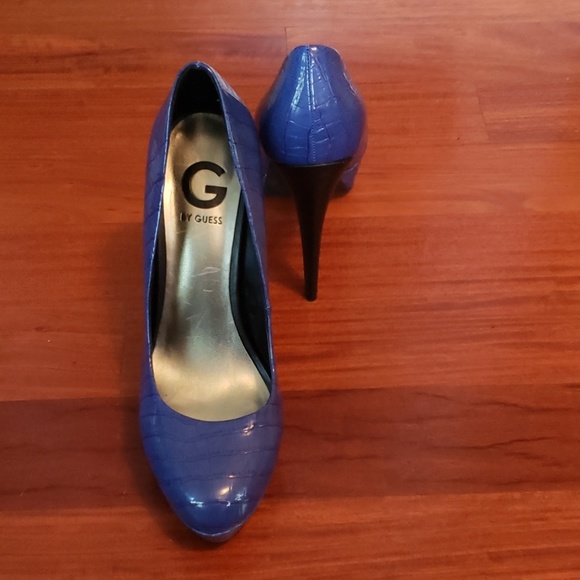 G by Guess royal blue shoe with black heels. - Picture 2 of 6